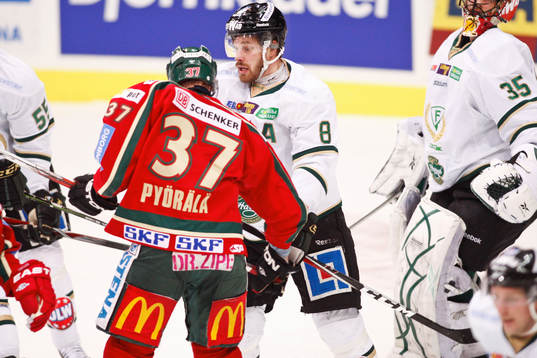 Sanny Lindström, Färjestad och Mika Pyörälä, Frölunda