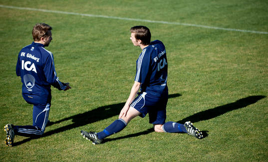 Adam Johansson, Elmar Bjarnason, IFK Göteborg, stretchar