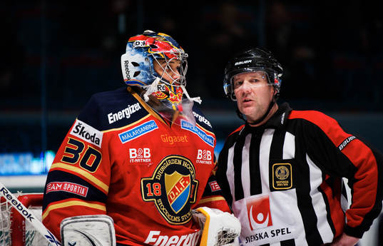 Mark Owuya, målvakt, Djurgården, och Thomas Andersson,