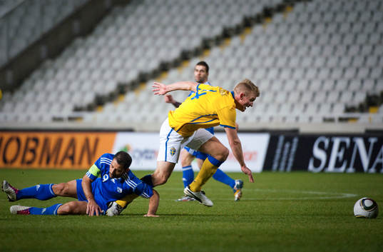 Michael Almebäck, Sverige