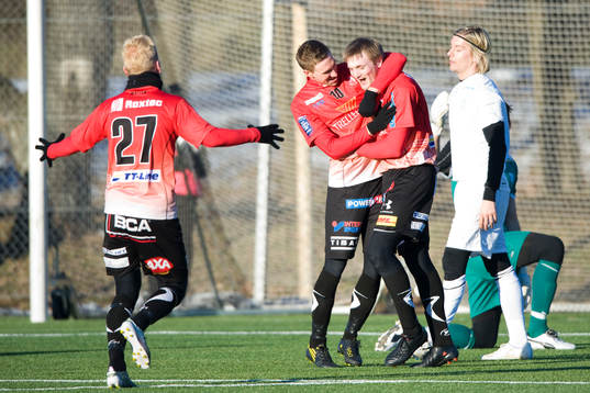 1-2 Fredrik Jensen, Trelleborg, som överlistar Dusan