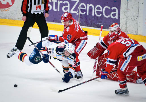 Mika Zibanejad, Djurgården kontrolleras hårt framför mål