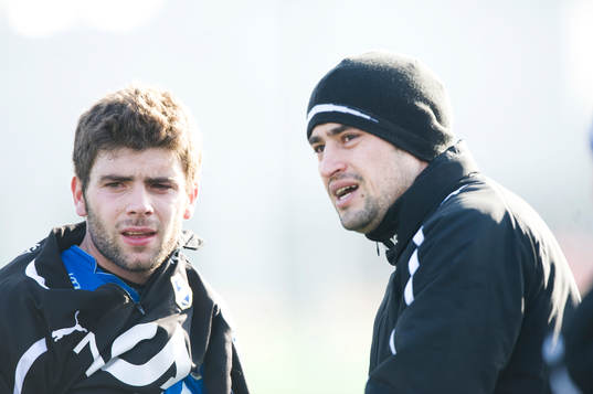 Josep Clotet Ruiz, tränare Halmstad ger instruktioner till