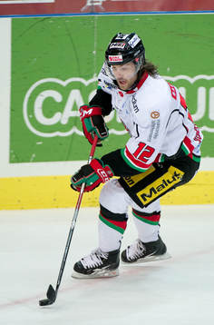 Daniel Josefsson, Modo