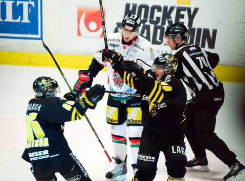 Oscar Ahlström, Victor Ahlström, AIK och Morten Madsen,