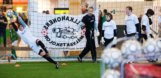Bollkanonen,  gamle målvaktskanonen Håkan Svensson är