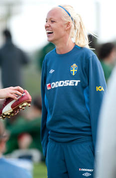 Caroline Seger, Sverige