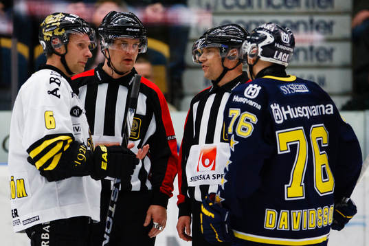 Dick Tärnström, AIK och Johan Davidsson, HV71 i samtal