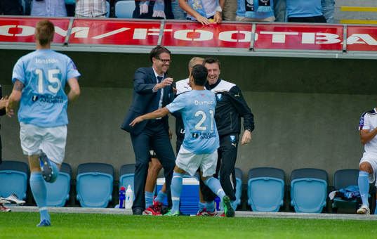 Jimmy Durmaz, Malmö jublar och springer och kramar Rickard