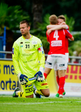 Erik Isralesson, Kalmar har gjort 1-0. Jubel! Depp av