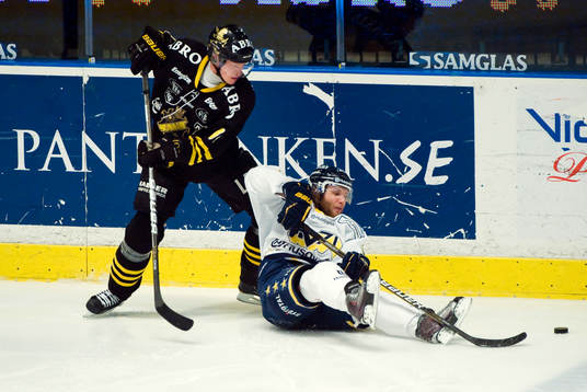Patric Blomdahl, AIK och Kamil Piros, HV71