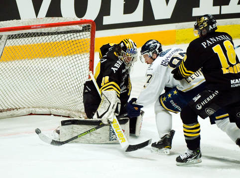 Per Ledin, HV71 gör 0-1 på Viktor Fast, målvakt, AIK