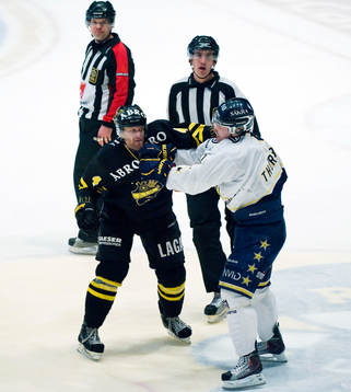 Fredrik Svensson, AIK och Martin Thörnberg, HV71