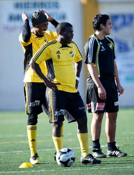 Andile, Auanda, Vladimir Barazza