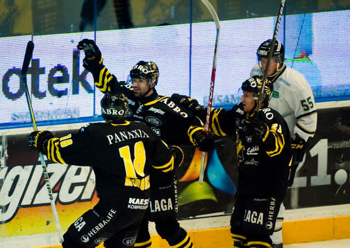 Rastislav Pavlikovski och Jonas Liwing, AIK, jubel och