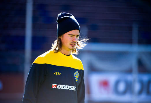 Mikael Lustig tränar på egen hand