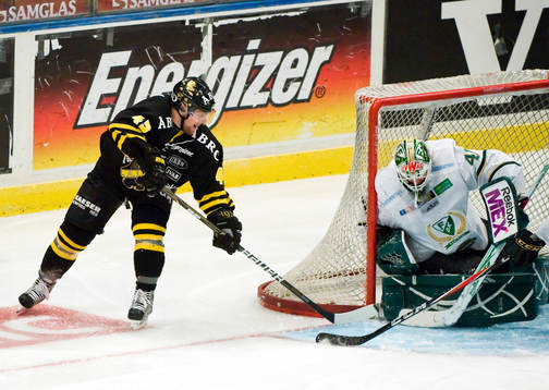 Oscar Steen, AIK och Cristopher Nihlstorp, målvakt,