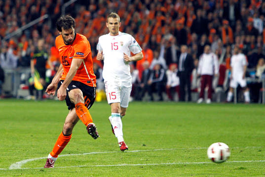 Ruud van Nistelrooy, Holland, gör  3-2