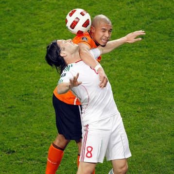 Gergely Rudolf, Ungern och Nigel de Jong, Holland