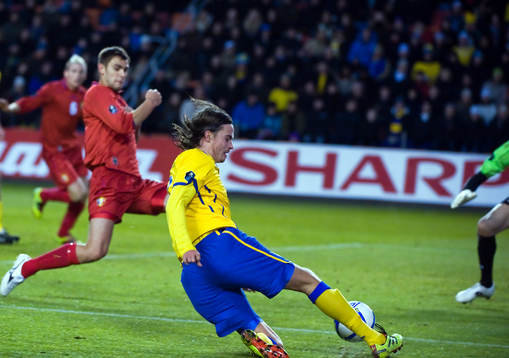 Mikael Lustig, Sverige på väg att göra 1-0