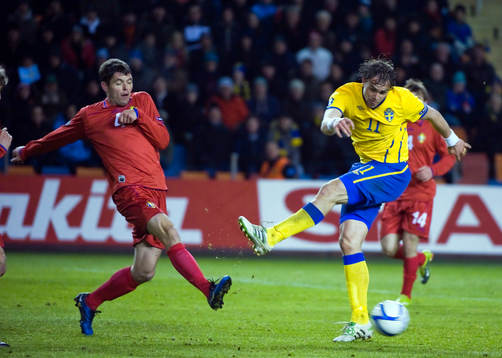 Vadim Bolohan, Moldavien och Johan Elmander, Sverige