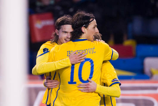 Mikael Lustig, Sverige kramas om av Zlatan Ibrahimovic