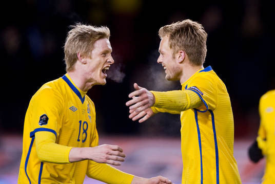 Sebastian Larsson, Sverige jubel med Rasmus Elm