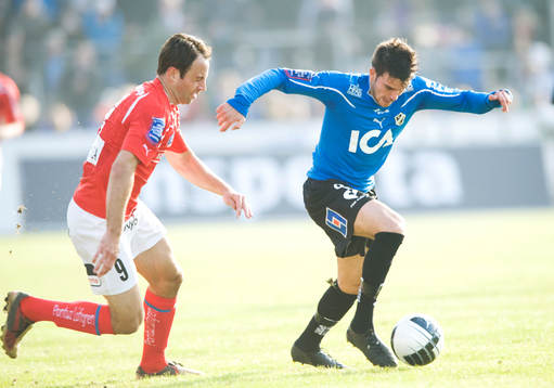 Raul Ruiz, Halmstad, mot Stefan Larsson, Kalmar