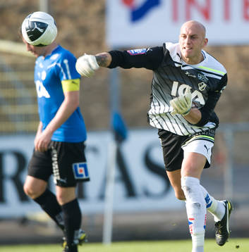 C. Nauzet Perez, målvakt, Halmstad