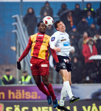 Peter Ijeh, Syrianska och Marcus Hansson, Gefle. Nickduell
