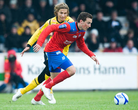 Alexander Gerndt, Helsingborg, jagas av Tobias Grahn,
