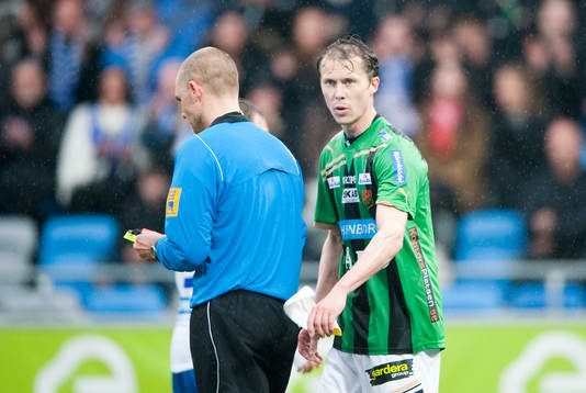 Fredrik Lundgren, GAIS får rött kort