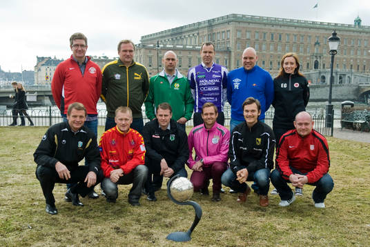 Bakre raden från vänster: Mikael Fahlén, tränare,