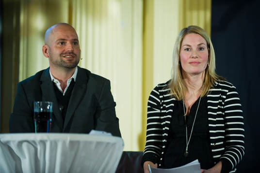Fotboll experter Magnus Wikman och Hanna Marklund