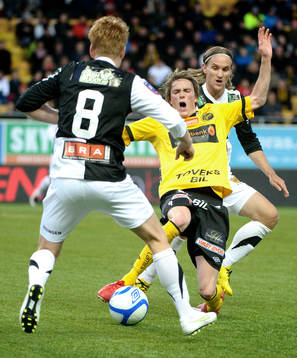 Lasse Nilsson, Elfsborg bli fälld av Jonas Bjurström,