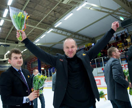Janne Karlsson, tränare jubel