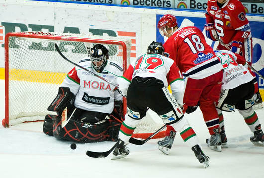 Lars Johansson, målvakt, Mora och Linus Videll,