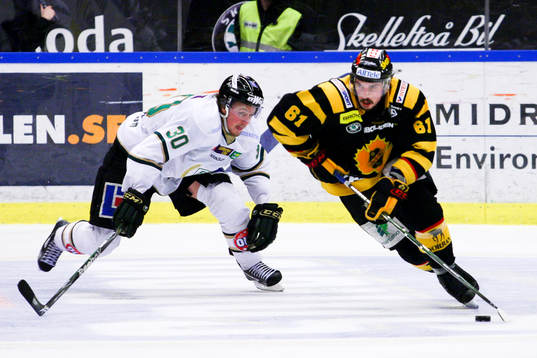 Fredrik Lindgren, Skellefteå, åker förbi Marcus