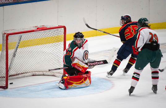 Mathias Israelsson, målvakt Frölunda släpper in pucken