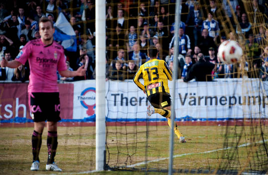 Mattias Ranegie, Häcken, gör mål, Logi Valgardsson,  IFK