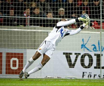 Pa Dembo Touray, målvakt