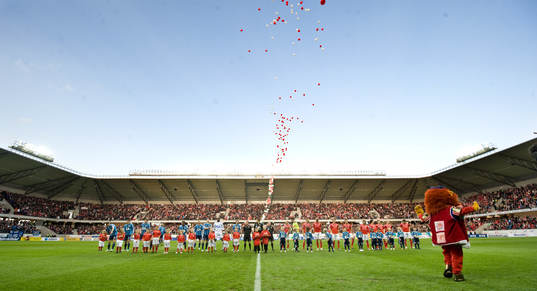 Guldfågeln Arena, invigning, ballonger