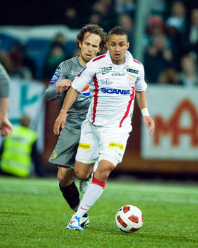 Elvis Santana, Assyriska