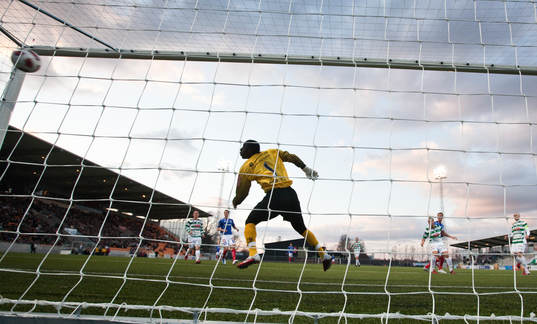 0-1 till Åtvidaberg. Christoffer Caulker, målvakt,