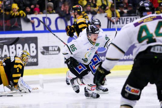 Mikael Johansson, Färjestad, avgör på övertid