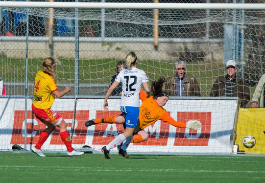 Elin Ekblom Bak, Tyresö gör 2-1 på Nina Fellbrandt,
