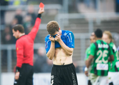 Utvisning 2, Domare Andreas Ekberg visar ånyo röda