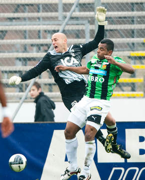 C. Nauzet Perez, Målvakt, Halmstad mot Alvaro Santos, Gais