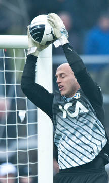 C. Nauzet Perez, Målvakt