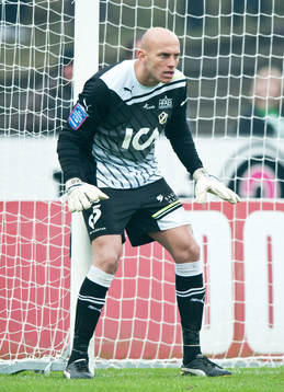 C. Nauzet Perez, Målvakt